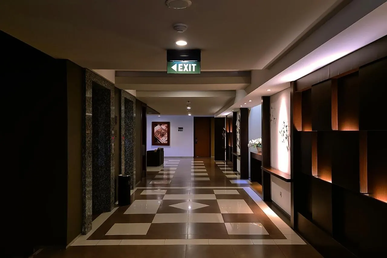 The Kana Kuta Hotel Кута